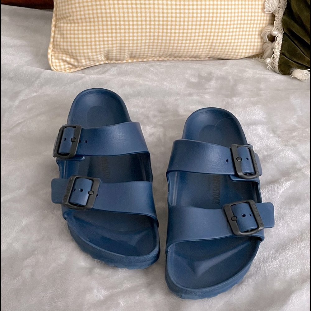 blue rubber birkenstock sandals:)